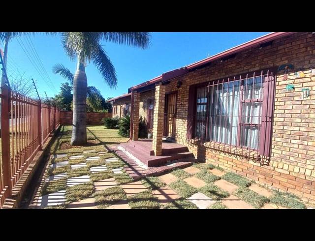 3 BEDROOM HOUSE FOR SALE IN PRETORIA GARDENS